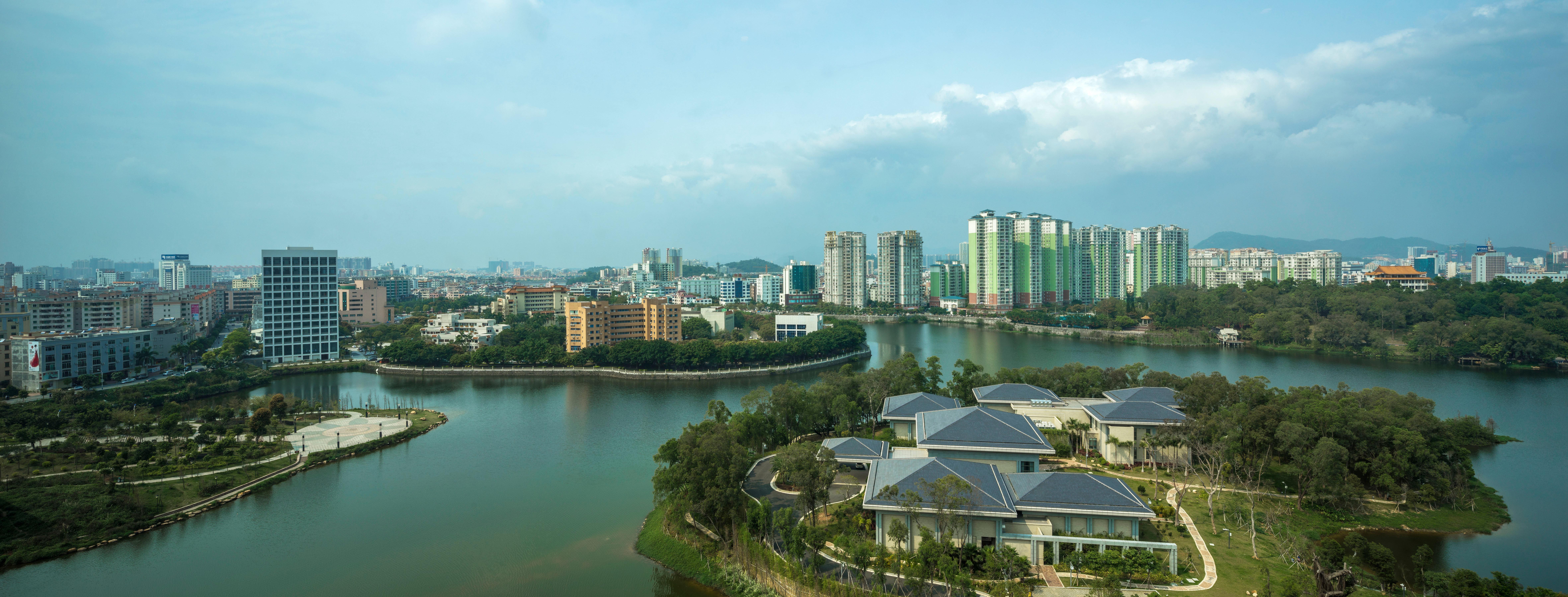 Hualuxe Yangjiang City Center Exterior photo