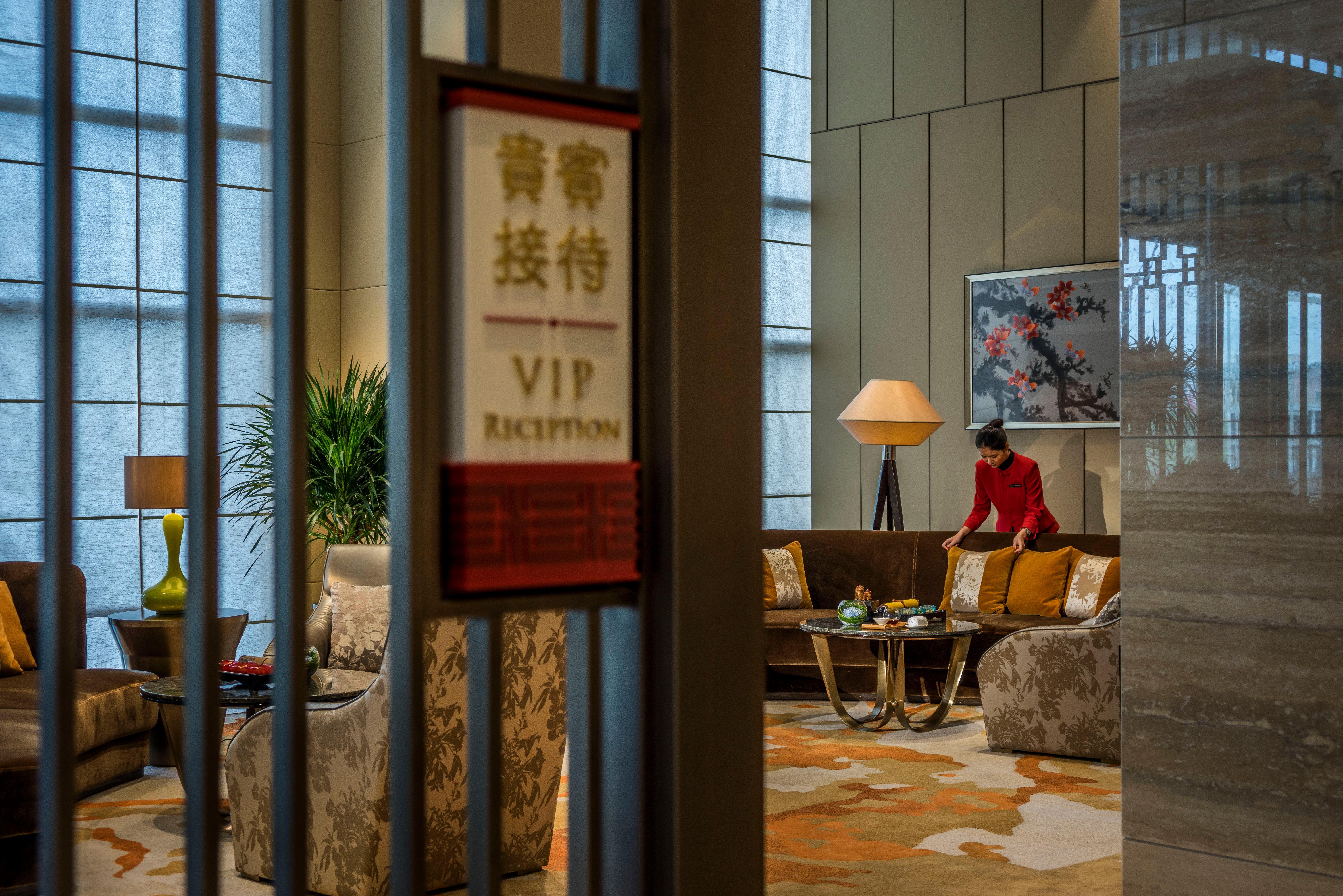 Hualuxe Yangjiang City Center Exterior photo